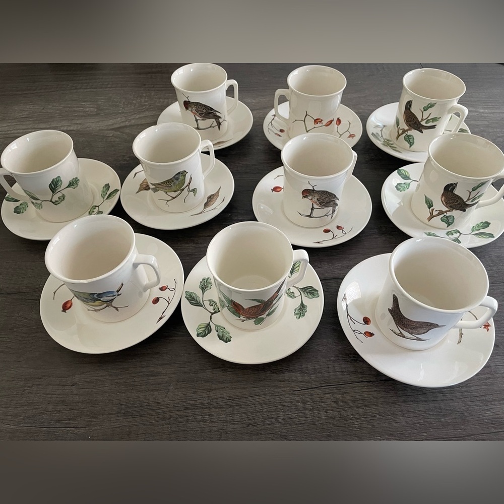 Villeroy & Boch Set of 10 Bird Design Teacups and Saucers